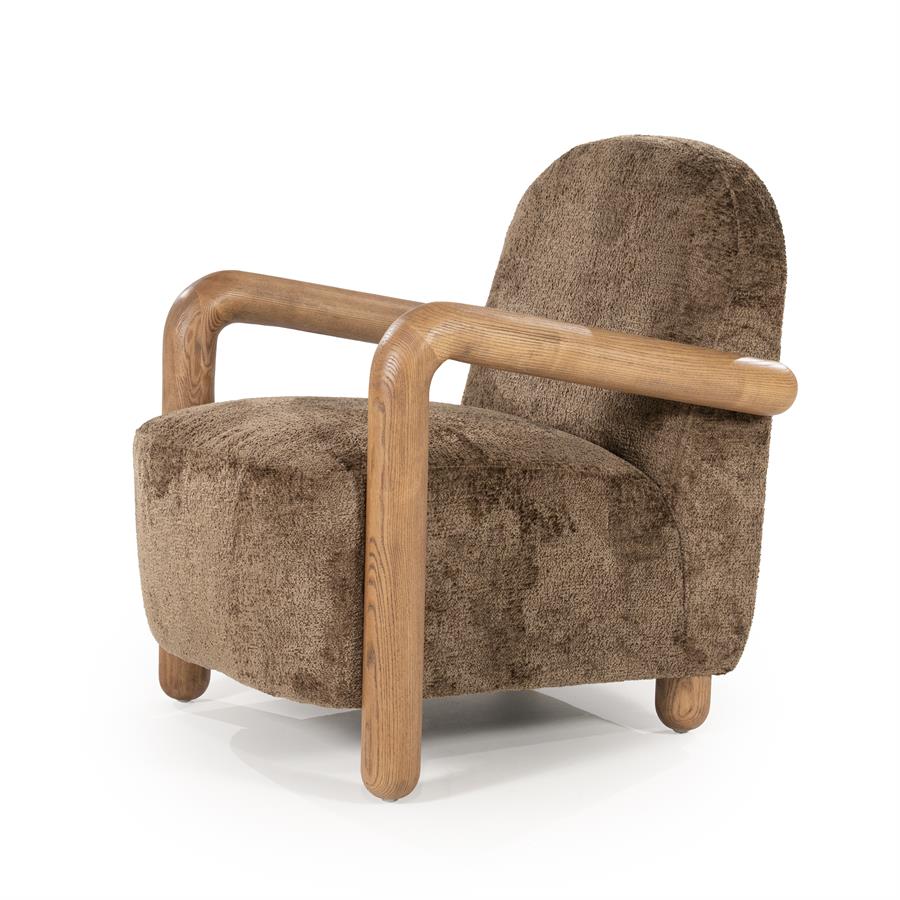 Fauteuil Retrova bruin stof, schuin vooraanzicht op witte achtergrond