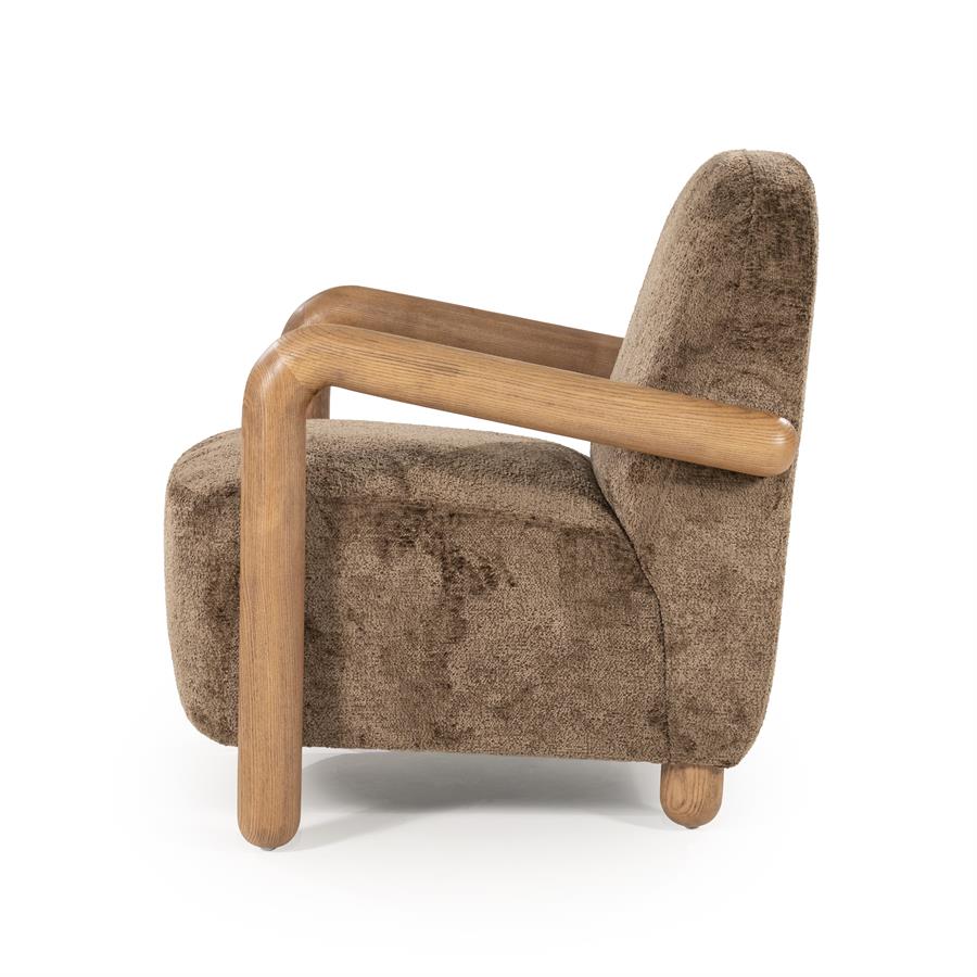 Fauteuil Retrova bruin stof, zijaanzicht op witte achtergrond