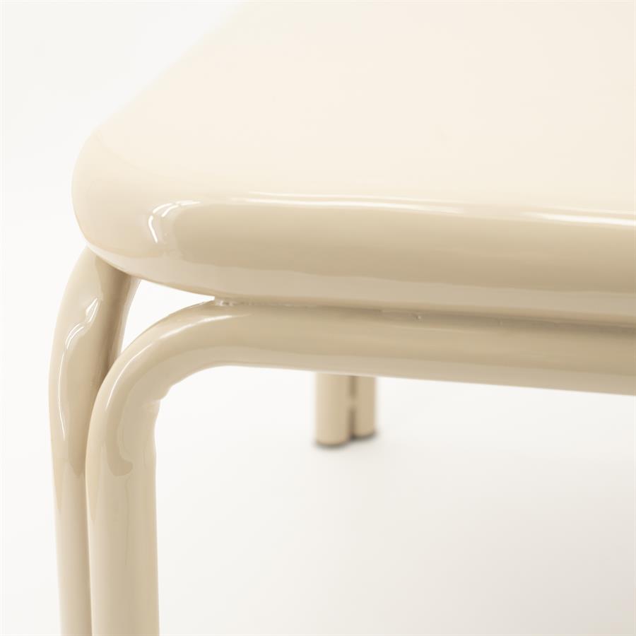 Salontafel Zilo beige metaal, detail van het materiaal