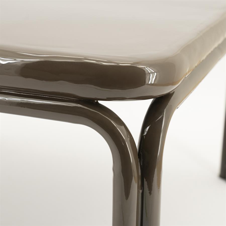 Salontafel Zilo bruin metaal, detail van het materiaal