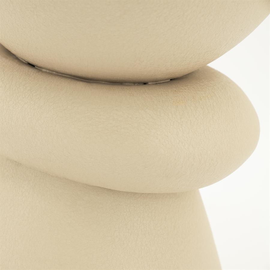 Bijzettafel Kerun beige ijzer, detail van het materiaal