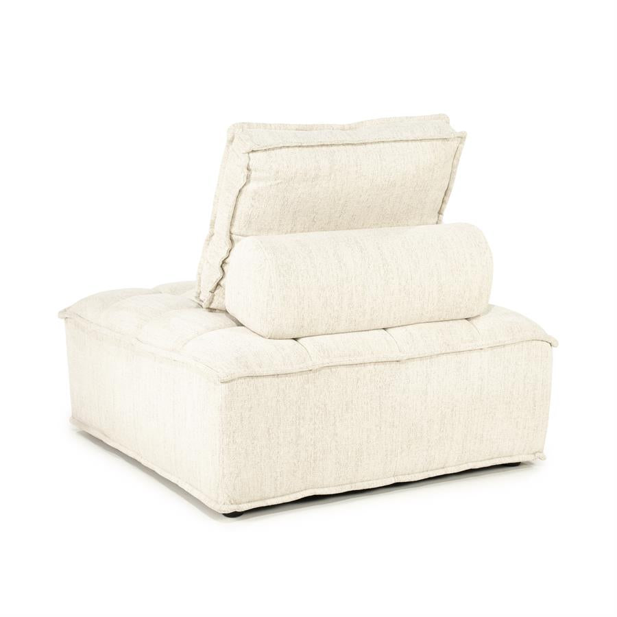 Fauteuil Hive beige stof, schuin achteraanzicht op witte achtergrond