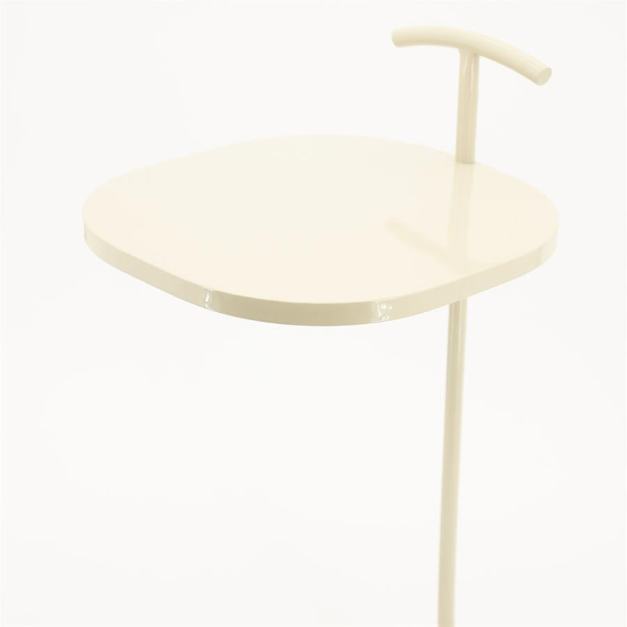 Bijzettafel Buddy beige metaal, detail van het materiaal