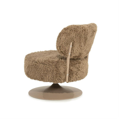 Fauteuil Furlo taupe stof, schuin achteraanzicht op witte achtergrond