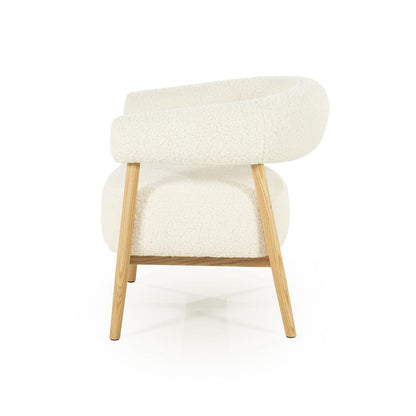Fauteuil Mysa beige stof, zijaanzicht op witte achtergrond