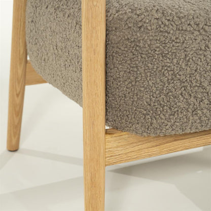 Fauteuil Mysa taupe stof, detail van het materiaal