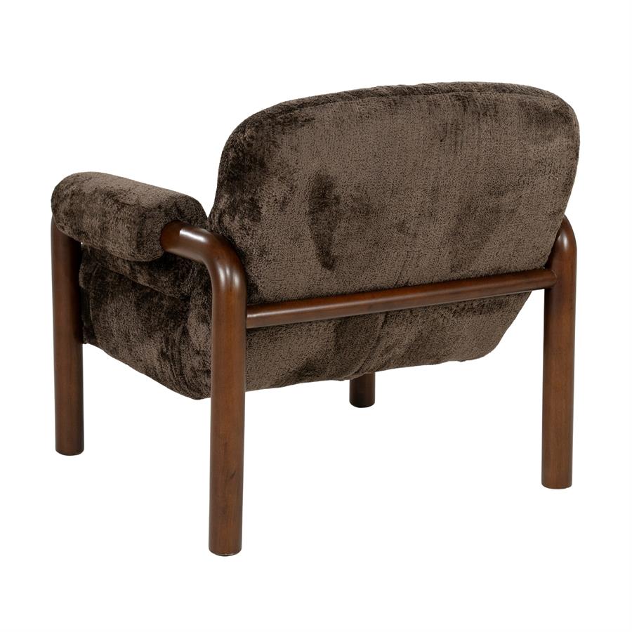 Fauteuil Cozara bruin stof, schuin achteraanzicht op witte achtergrond