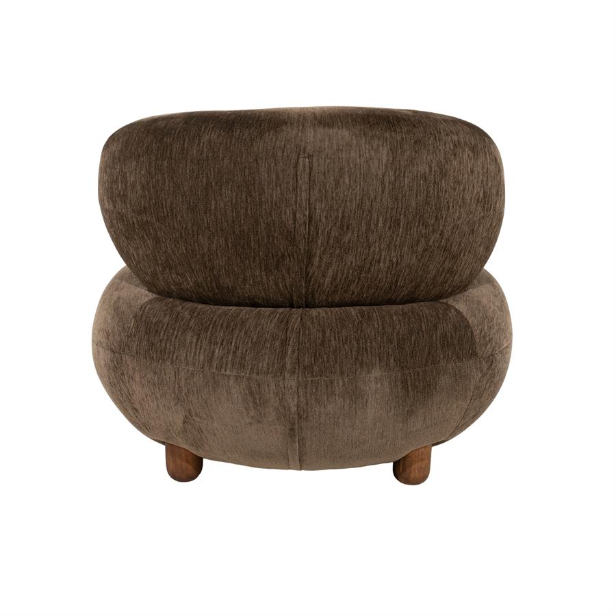Fauteuil Mochi bruin stof, achteraanzicht op witte achtergrond
