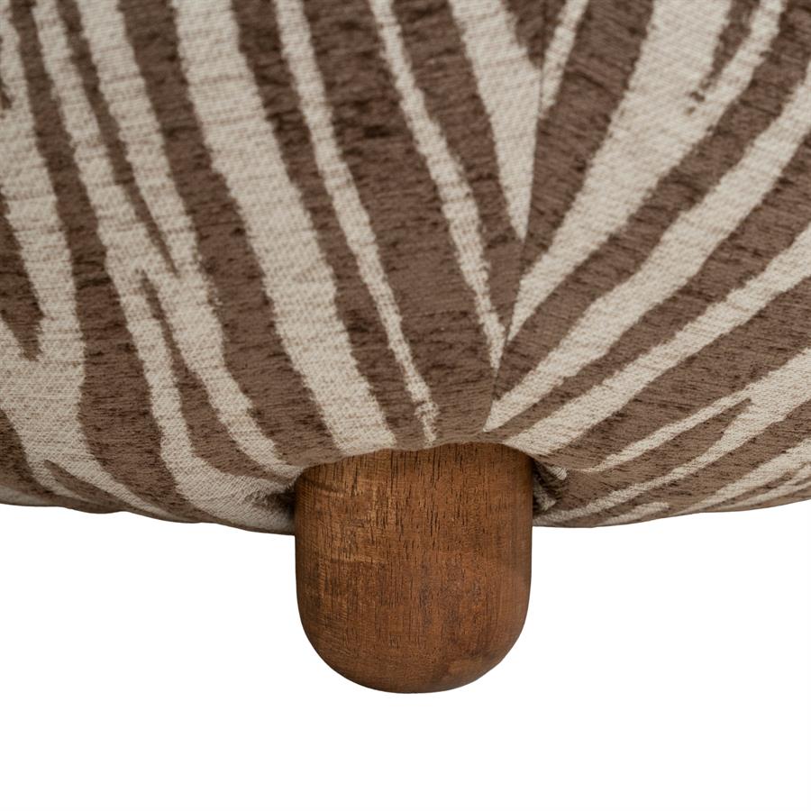 Fauteuil Mochi bruin stof, detail van het materiaal