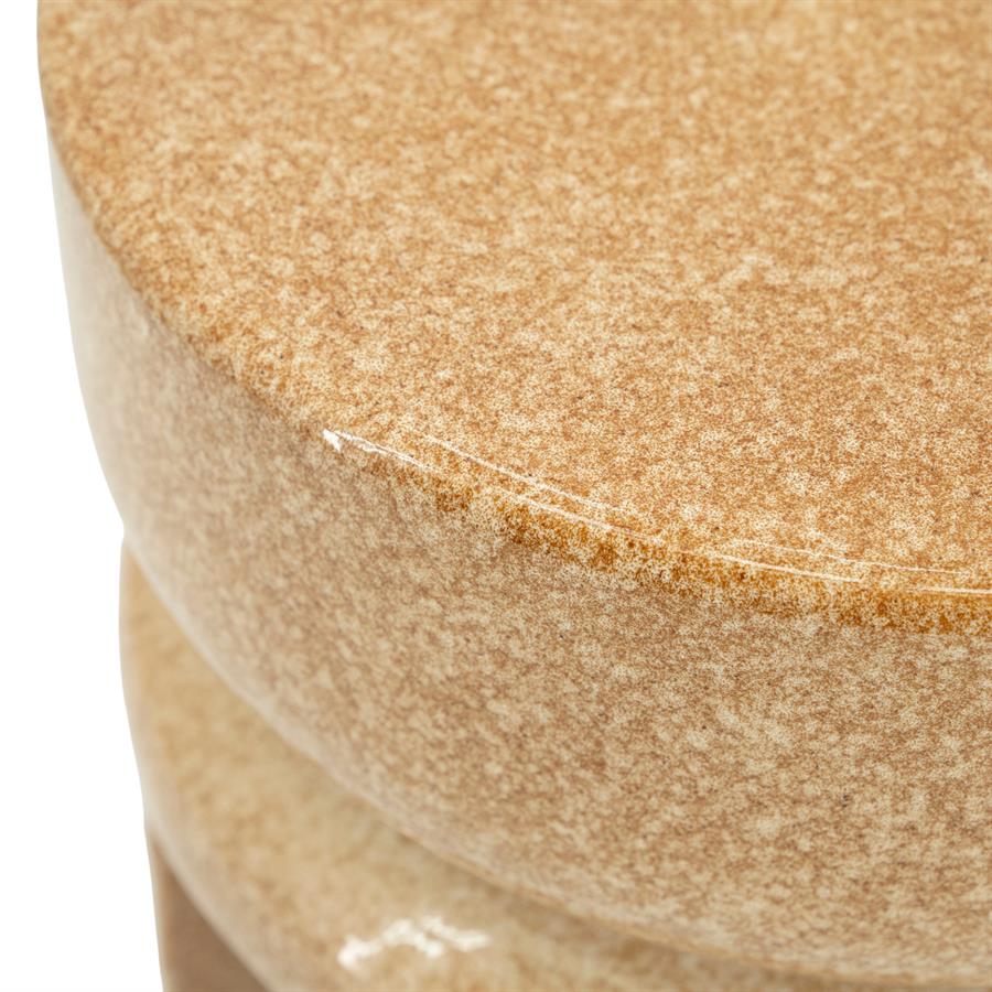 Bijzettafel Arch bruin aardewerk, detail van het materiaal