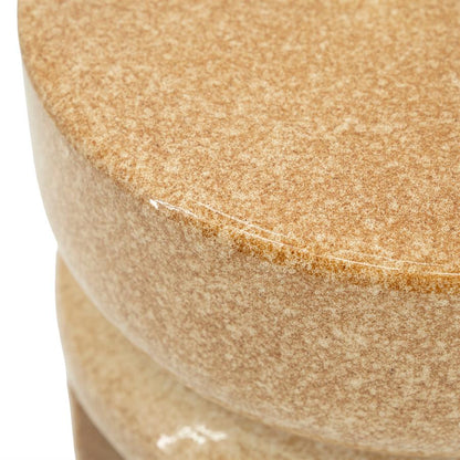 Bijzettafel Arch bruin aardewerk, detail van het materiaal