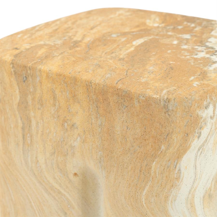 Bijzettafel Miga bruin aardewerk, detail van het materiaal