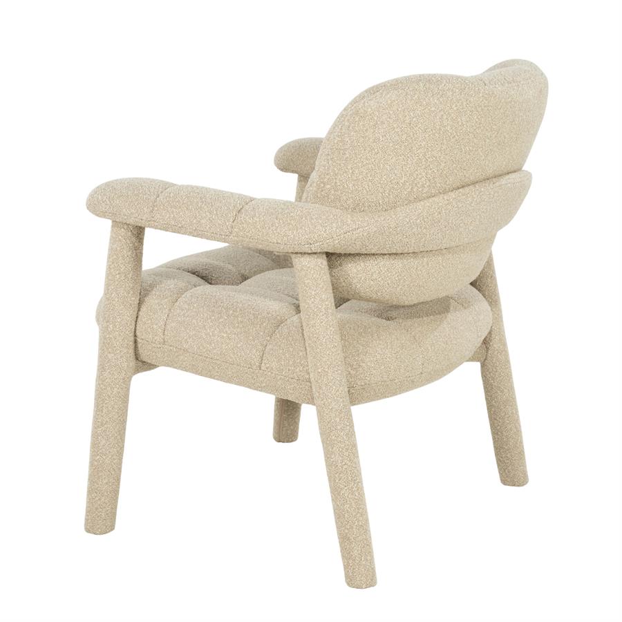 Fauteuil Knox taupe stof, schuin achteraanzicht op witte achtergrond