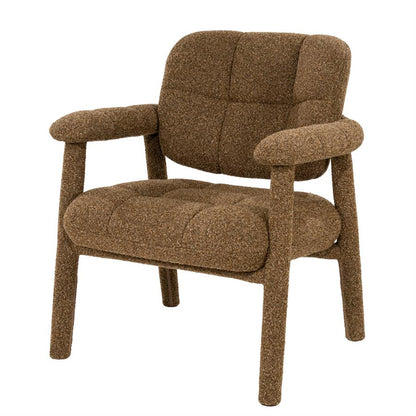 Fauteuil Knox bruin stof, schuin vooraanzicht op witte achtergrond