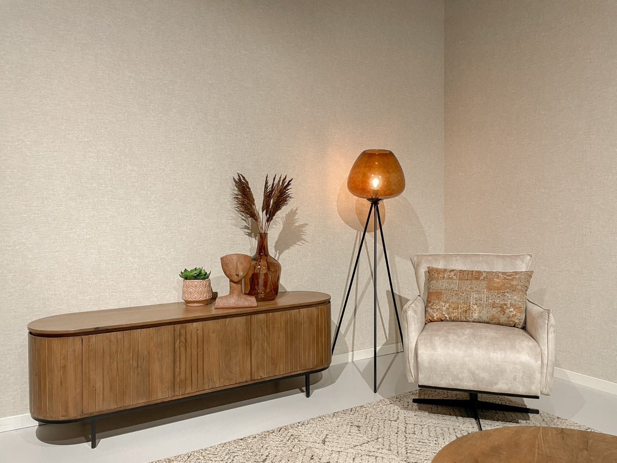 TV-Meubel Noor naturel mangohout in een interieur