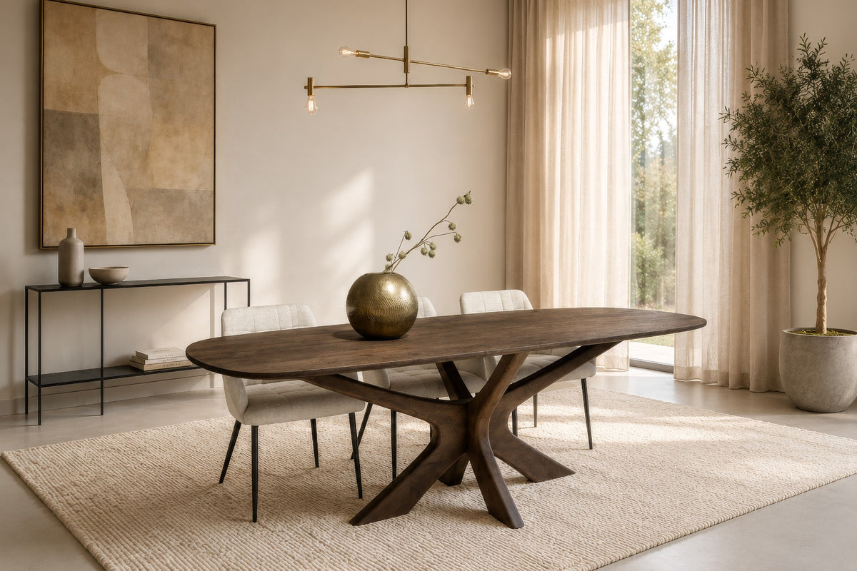 Eettafel Brix Montreaux bruin mangohout, vooraanzicht in een interieur