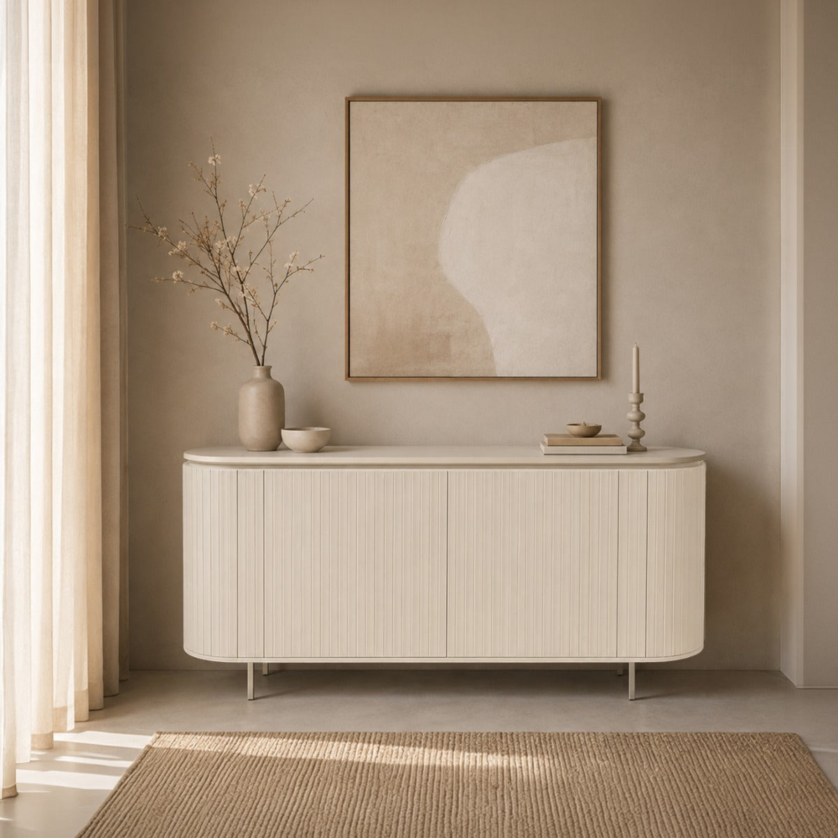 Dressoir Patou beige mangohout, vooraanzicht in een interieur