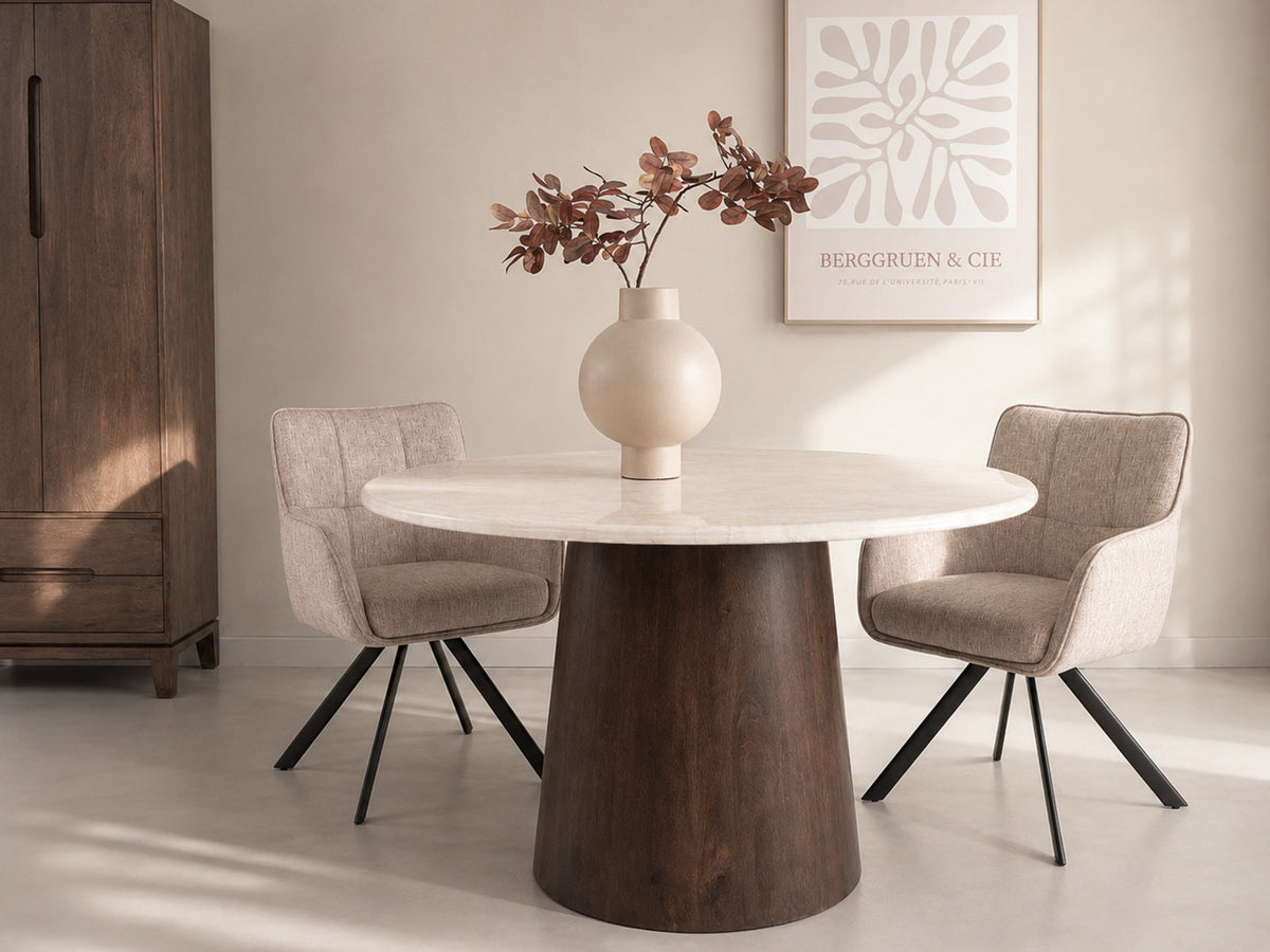 Eettafel Bottecino wit mangohout, vooraanzicht in een interieur