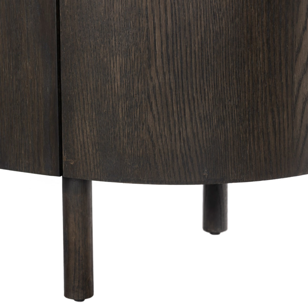 Dressoir Tobago bruin eiken fineer, detail van het materiaal