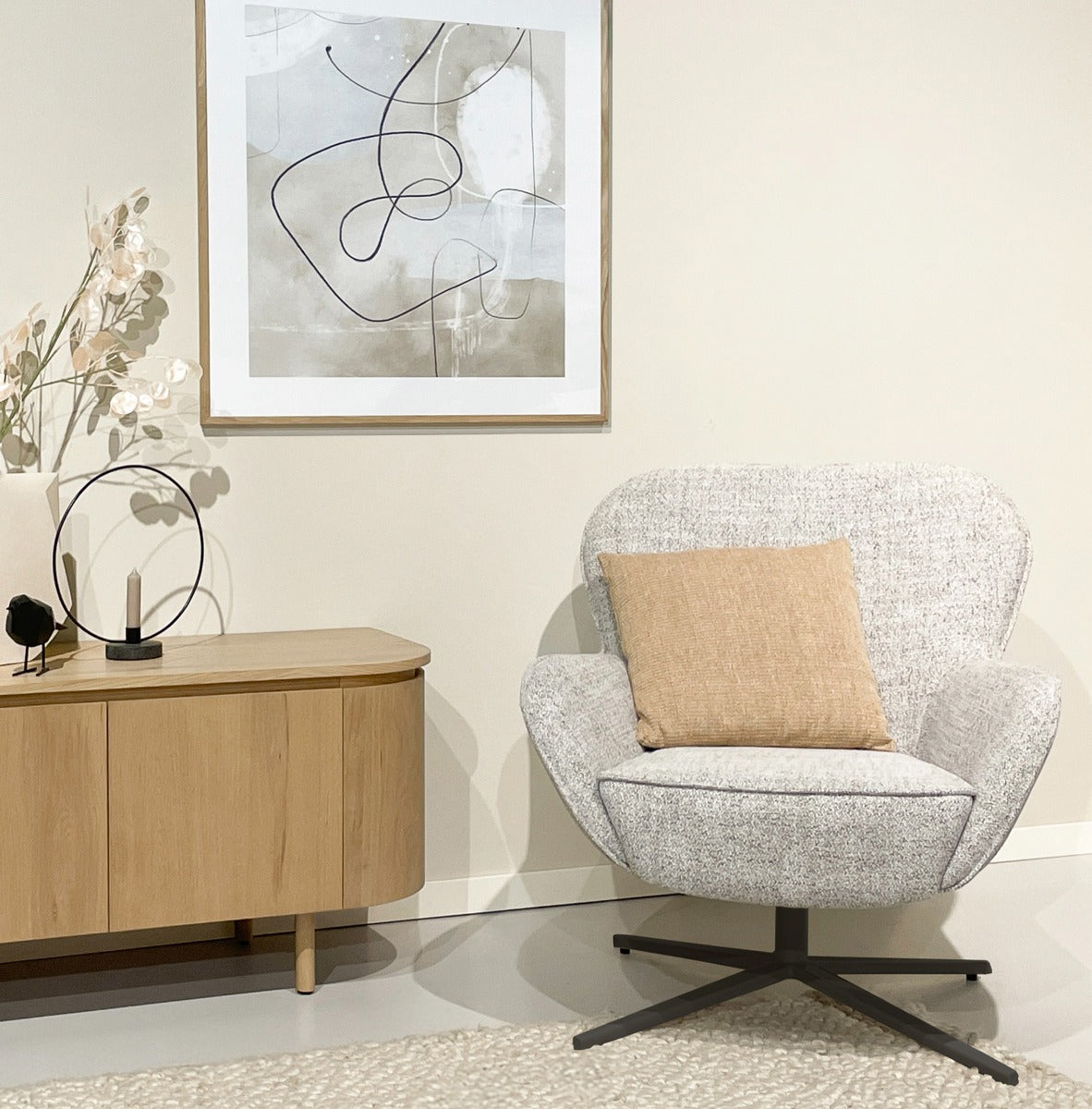 Fauteuil Sven beige stof in een interieur