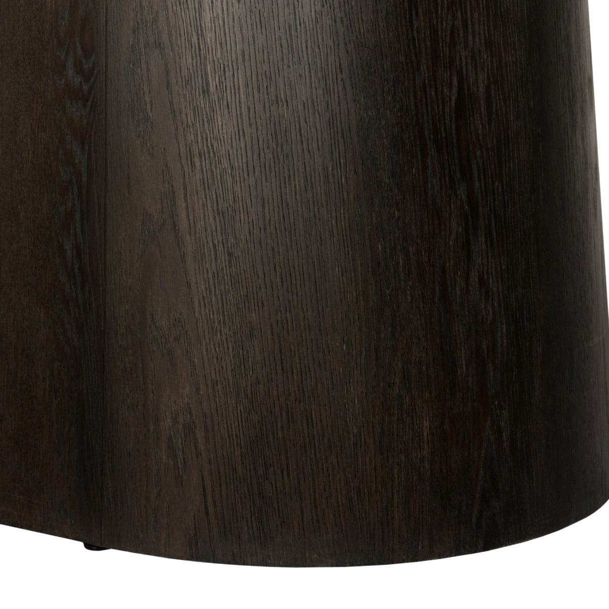 Eettafel Novero eiken fineer, detail van het materiaal