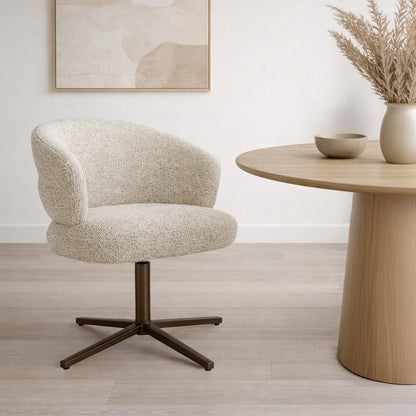 Eetkamerstoel Blake beige stof, vooraanzicht in een interieur