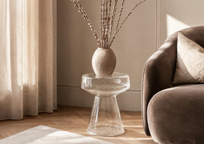 Bijzettafel Bo transparant glas, vooraanzicht in een interieur