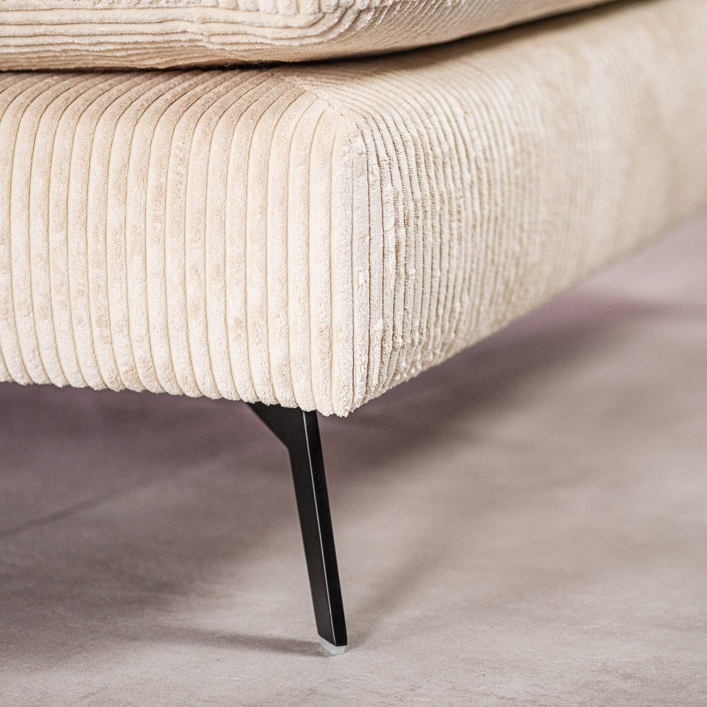 Hoekbank Randi | Poot Zwart | Beige Lincoln