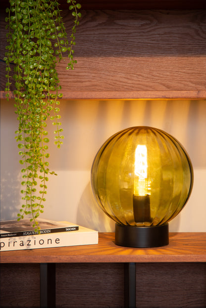 Tafellamp Monsaraz ø 25 cm groen, vooraanzicht in een interieur