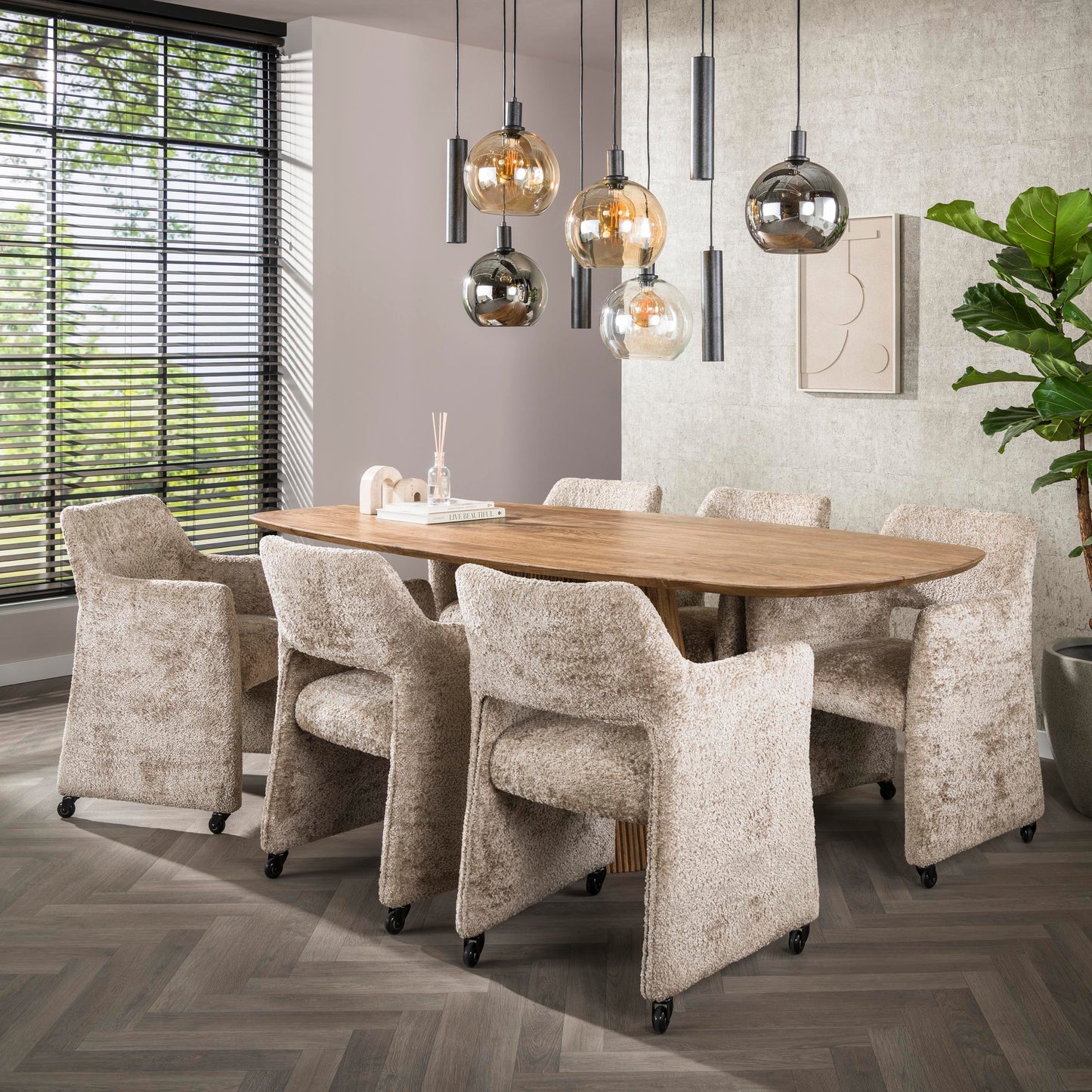 Eetkamerstoel Orin | Stof Alura Zand | Met Wieltjes