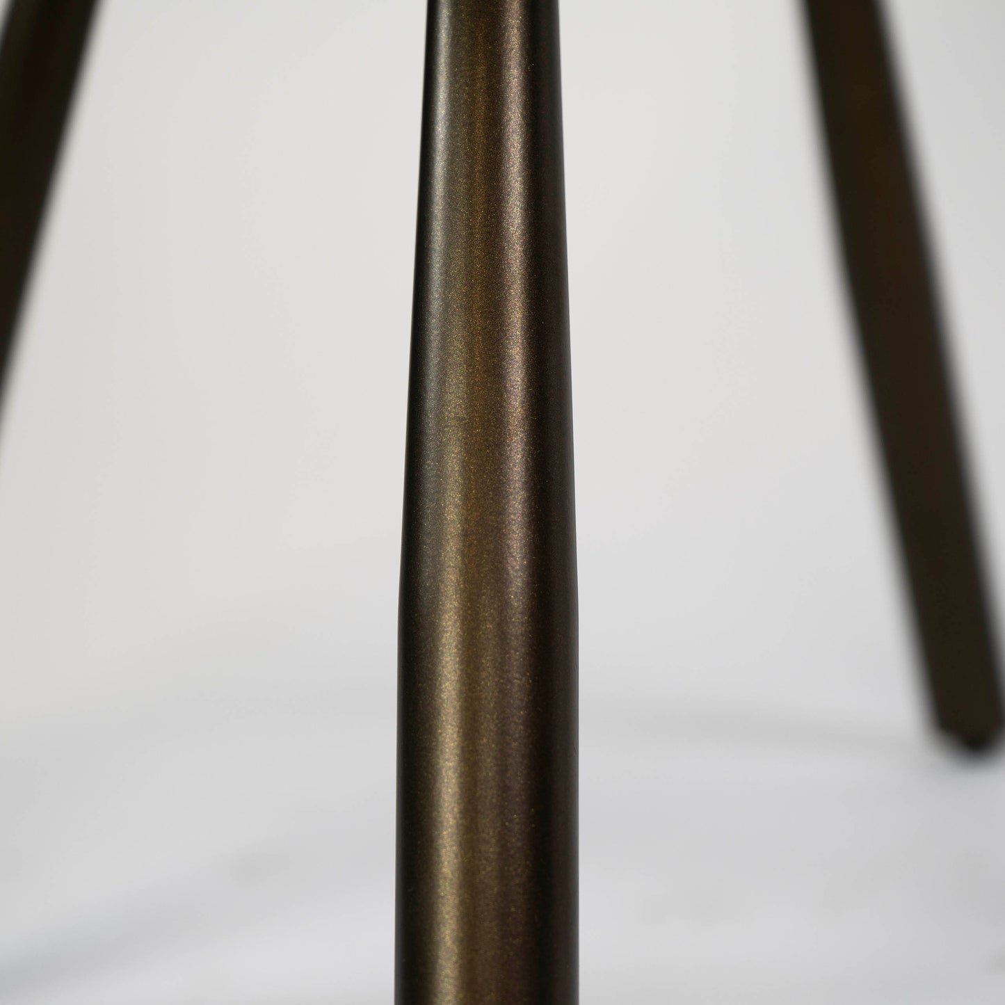 Eetkamerstoel Raster | Zand-Bruin Alura Stof | Brons Onderstel