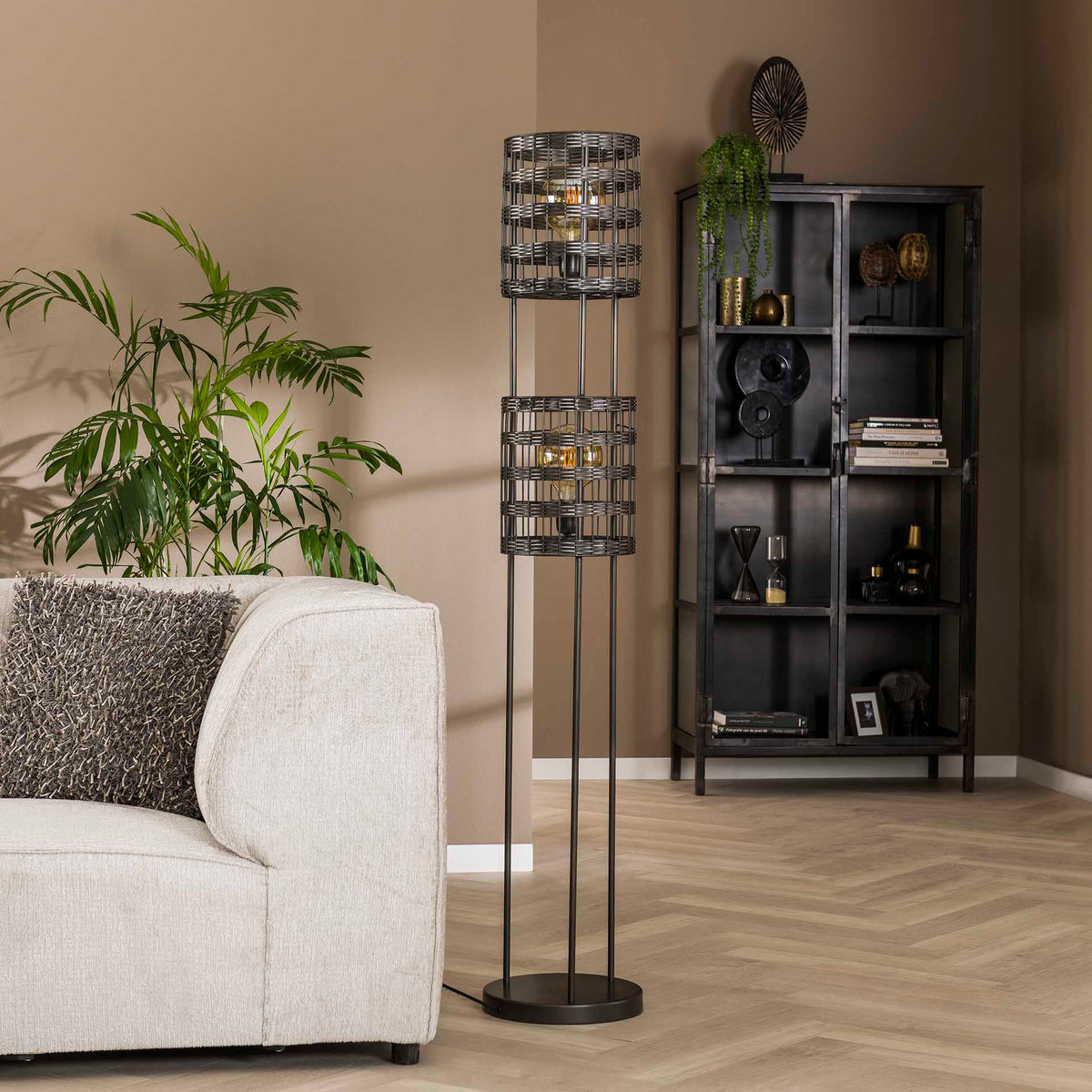 Vloerlamp Metal Blinds | Nikkel | Magazijn leegverkoop — Vooraanzicht - sfeer