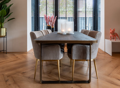 Eetkamerstoel Breeze khaki velvet brandvertragend in een interieur