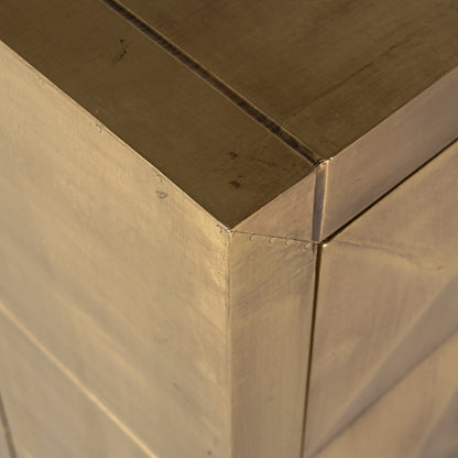 Dressoir Collada brushed gold, detail van het materiaal