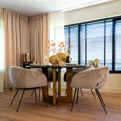 Eettafel Collada diverse kleuren mdf, schuin vooraanzicht in een interieur