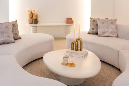 Salontafel Bloomstone wit mdf, schuin vooraanzicht in een interieur