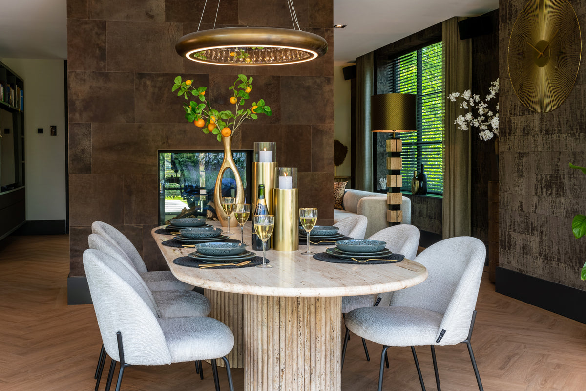 Eetkamerstoel Alyssa cream fusion in een interieur