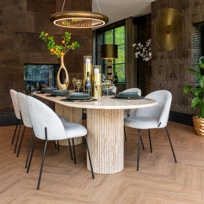 Eetkamerstoel Alyssa cream fusion in een interieur