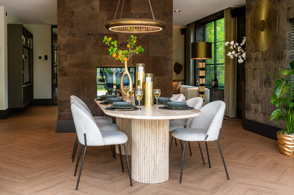 Eetkamerstoel Alyssa cream fusion in een interieur