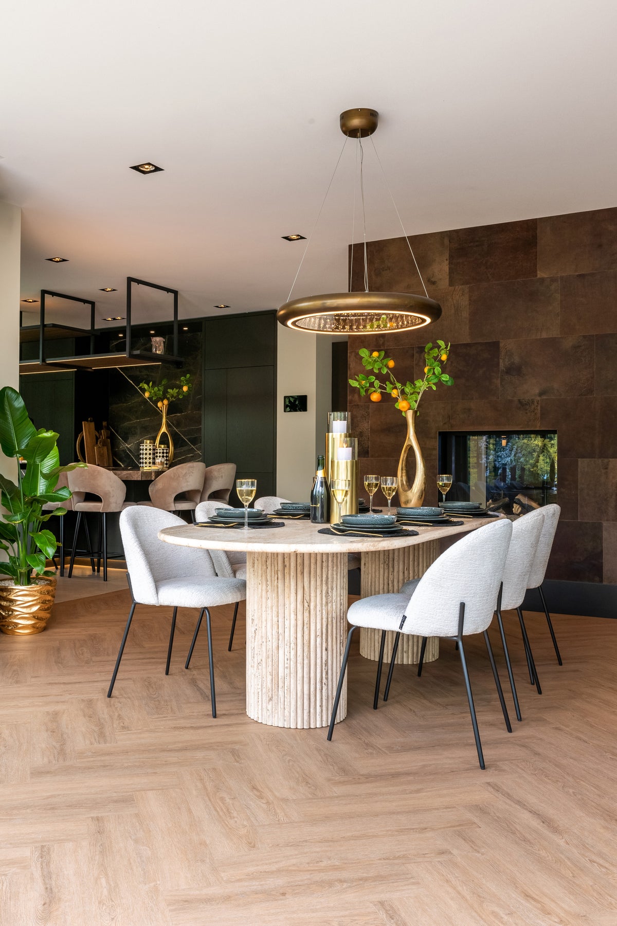 Eetkamerstoel Alyssa cream fusion in een interieur