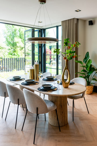 Eetkamerstoel Alyssa cream fusion in een interieur