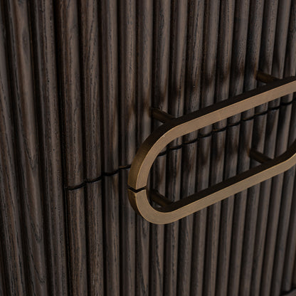 Kabinet Luxor bruin eikenhout, detail van het materiaal
