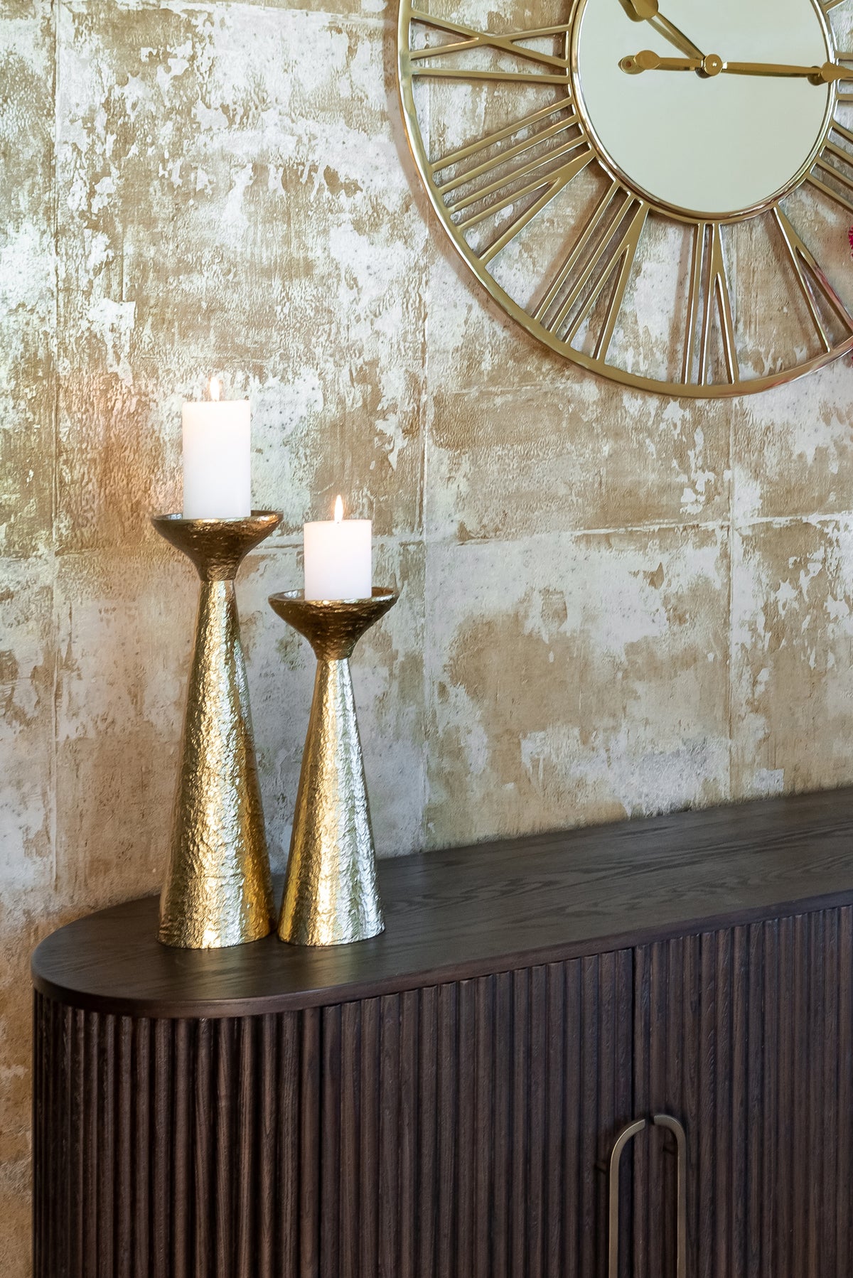 Dressoir Luxor bruin eikenhout, detail van het materiaal
