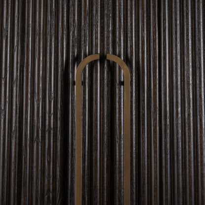 Wandkast Luxor bruin eikenhout, detail van het materiaal