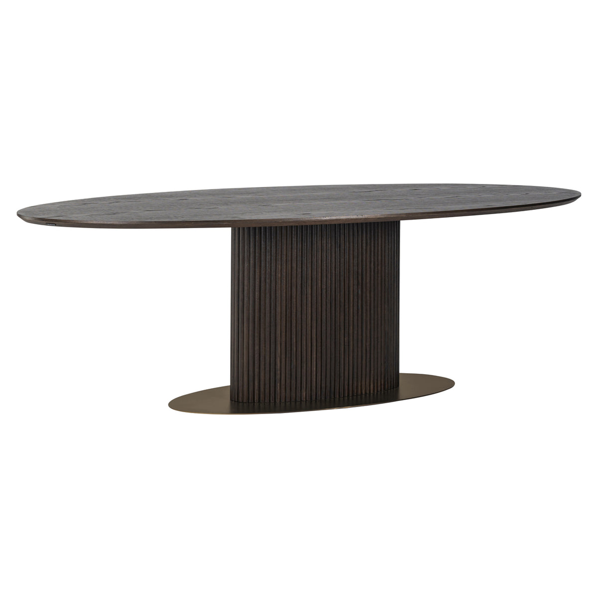 Eettafel Luxor eikenhout, schuin vooraanzicht op witte achtergrond