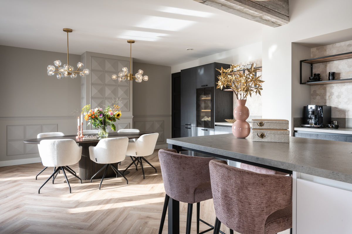 Eettafel Luxor eikenhout in een interieur