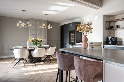 Eettafel Luxor eikenhout in een interieur
