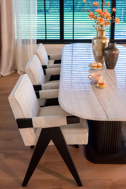 Eettafel Mayfield bruin metaal 230 cm in een interieur