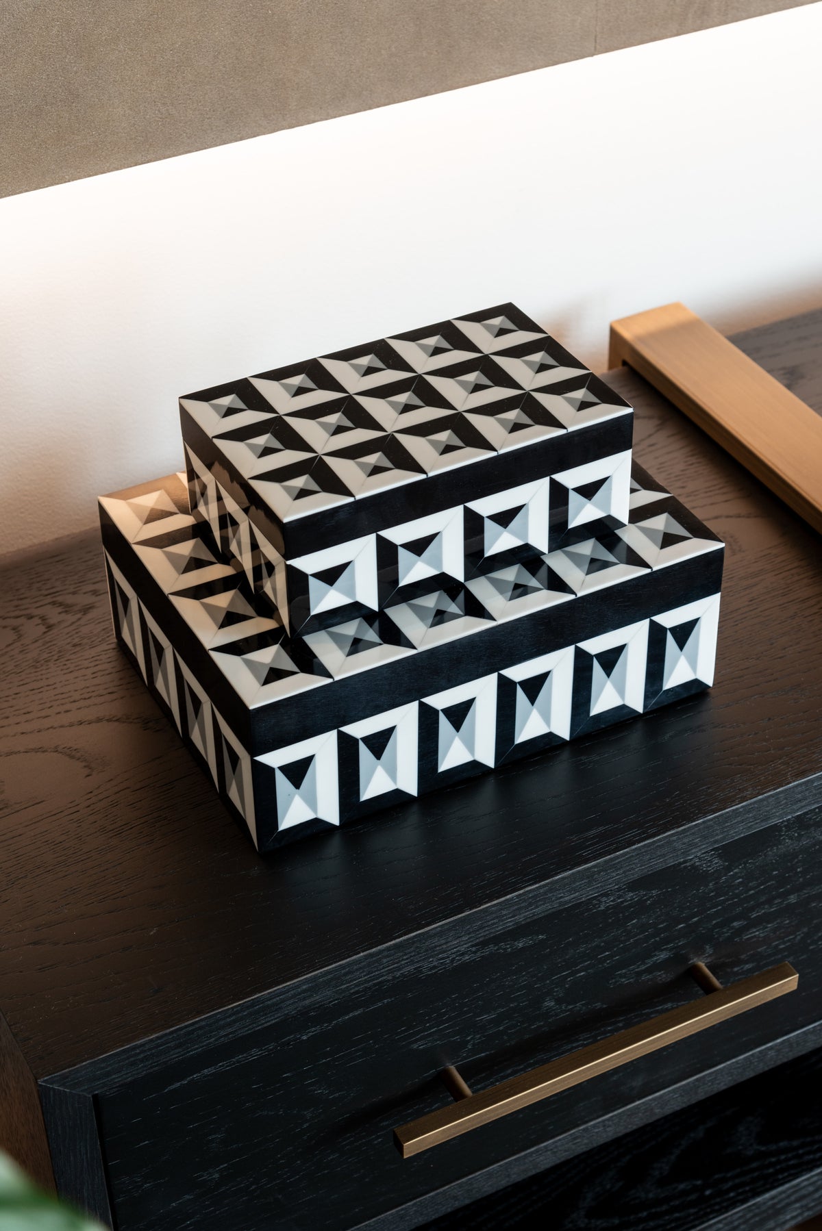 Dressoir Cambon bruin eikenhout, detail van het materiaal