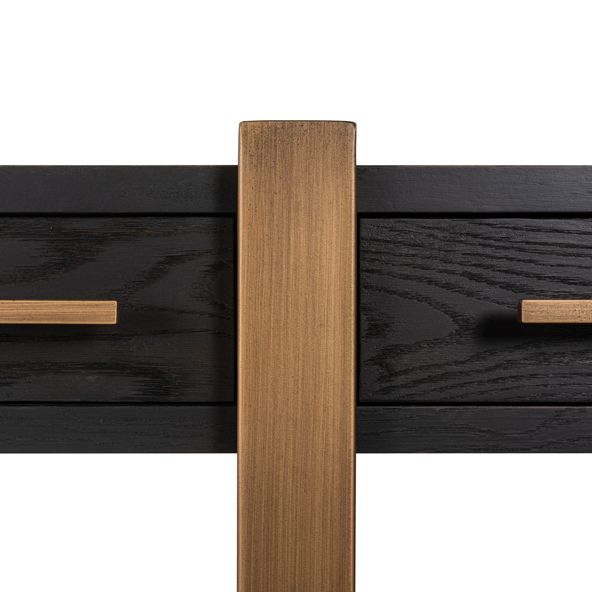 Dressoir Cambon bruin eikenhout, detail van het materiaal